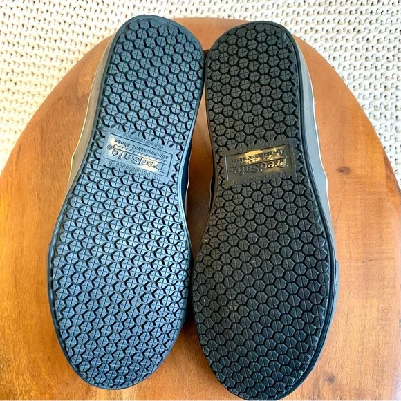 Tredsafe Slip Resistant Slip On Black Work Shoes Womens Size 5 - Picture 5 of 7